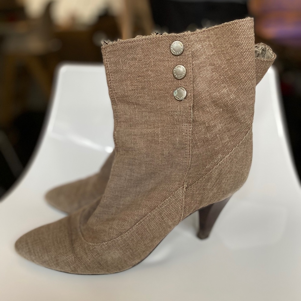 Boots - Picture 2 of 6